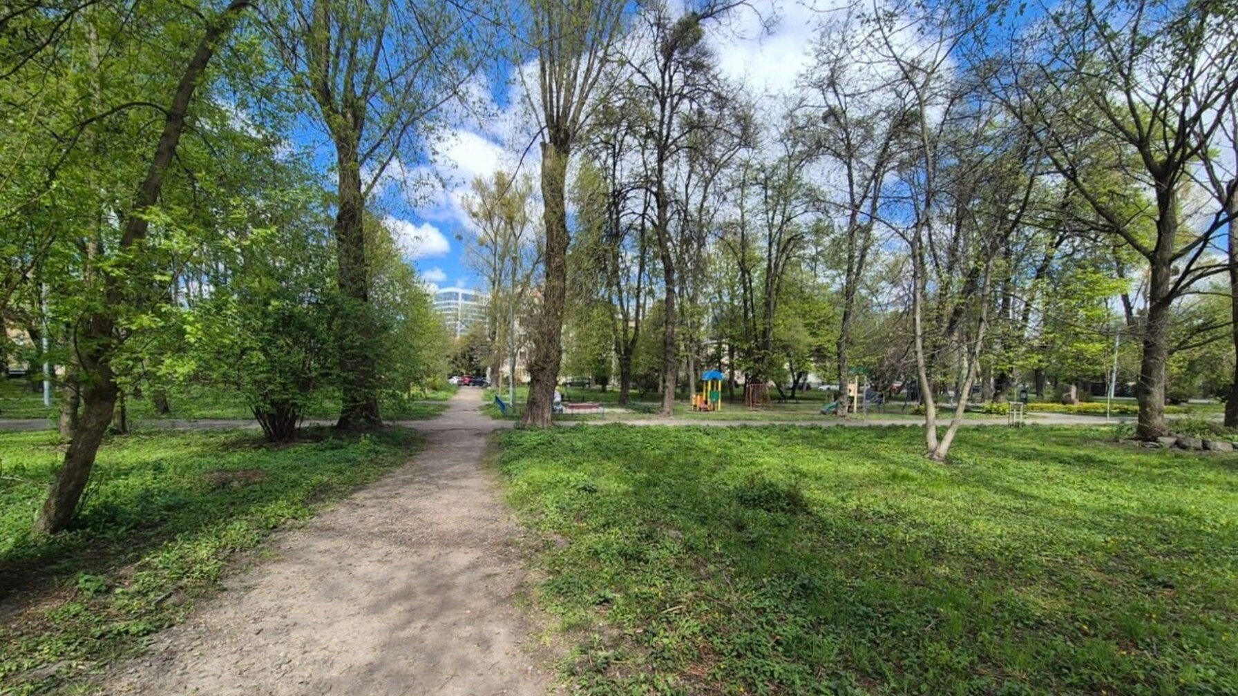 Фото до матеріалу: У сквері Кульпарківський у Львові розпочнуть капітальне оновлення: нові доріжки та безпека