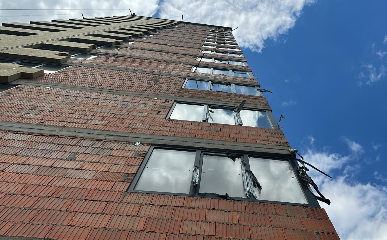 Фото до матеріалу: У Львові з висоти 15 поверху впали троє будівельників, вони загинули - ПІК