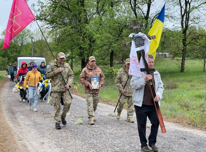 Фото до матеріалу: Кролевецька громада віддала останню честь захиснику Олександру Саченку