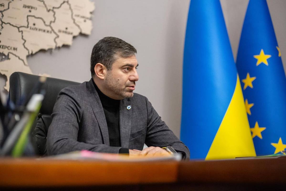 Фото до матеріалу: До Офісу омбудсмана тепер можна додзвонитися за номером 1678