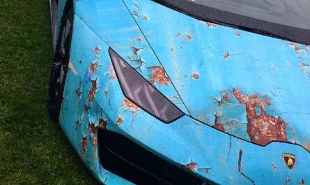 Фото до матеріалу: Невдалий стартап електромобілів Bollinger змушений розпродати свої активи