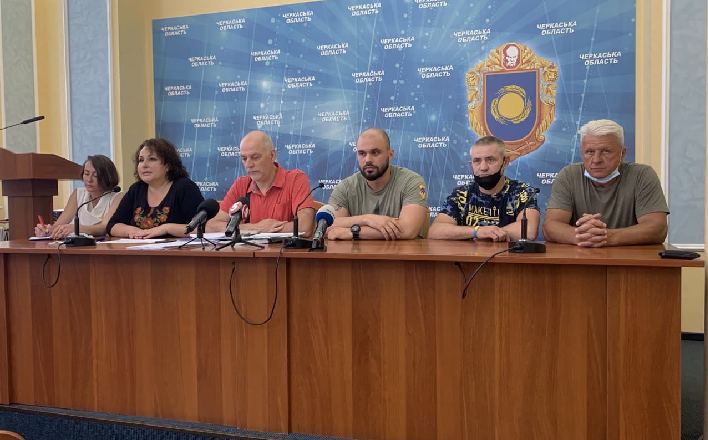 Фото до матеріалу: Близько 200 ветеранів Черкас не отримали землю: волонтери вимагають прозорості