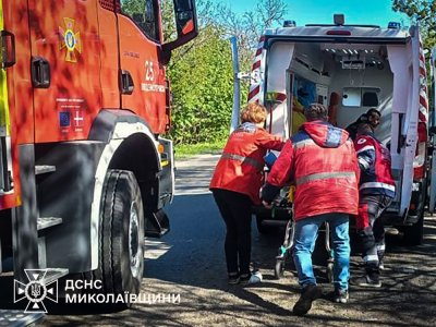 Фото до матеріалу: ДТП біля Південноукраїнська: зіткнулися два авто і вантажівка, є постраждалі