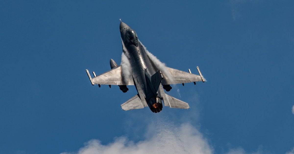 Фото до матеріалу: Генерал використав F-16 та гелікоптери для підтримки команди: деталі скандалу