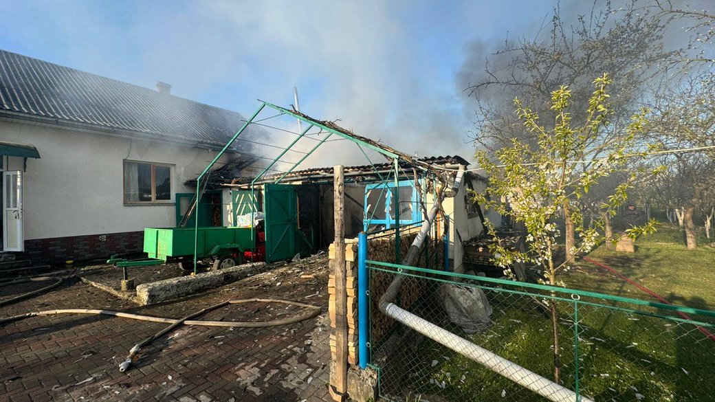 Фото до матеріалу: Чоловік отримав травми під час пожежі в селі Грибівка на Івано-Франківщині