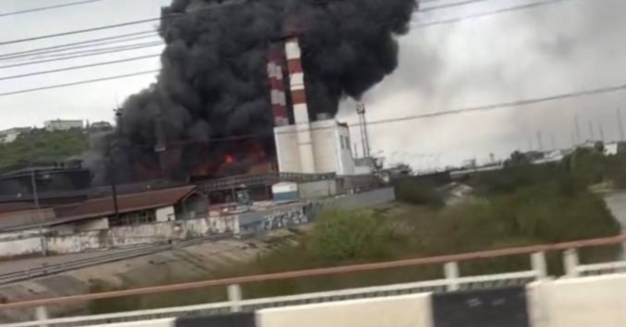 Фото до матеріалу: Дрони знову атакували морський термінал у Туапсе: спалахнула пожежа