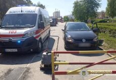 Фото до матеріалу: У Хмельницькому в ДТП травмувався 27-річний мотоцикліст