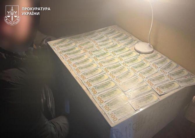 Фото до матеріалу: Судитимуть експравоохоронця, який за 5000 доларів обіцяв допомогти уникнути мобілізації