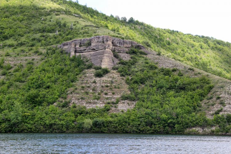 Фото до матеріалу: Врублівці: приховане диво Хмельниччини серед скель і спокою