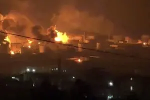 Фото до матеріалу: НПЗ у Туапсе знову під ударом: пожежа на заводі, горять резервуари