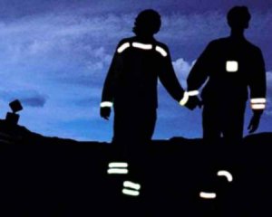 Фото до матеріалу: "Будь помітним, засвітися": як світловідбивачі рятують життя пішоходам і не тільки