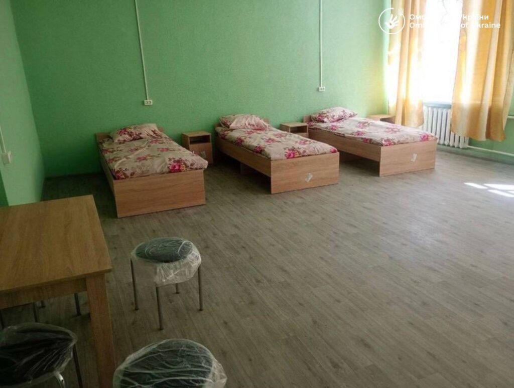 Фото до матеріалу: У Шубиноставській школі виявили порушення умов проживання переселенців