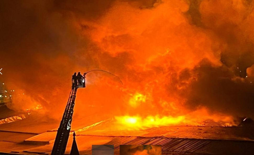 Фото до матеріалу: У Москві горів комплекс «Кремль в Ізмайлово»: генеральна репетиція пожежі