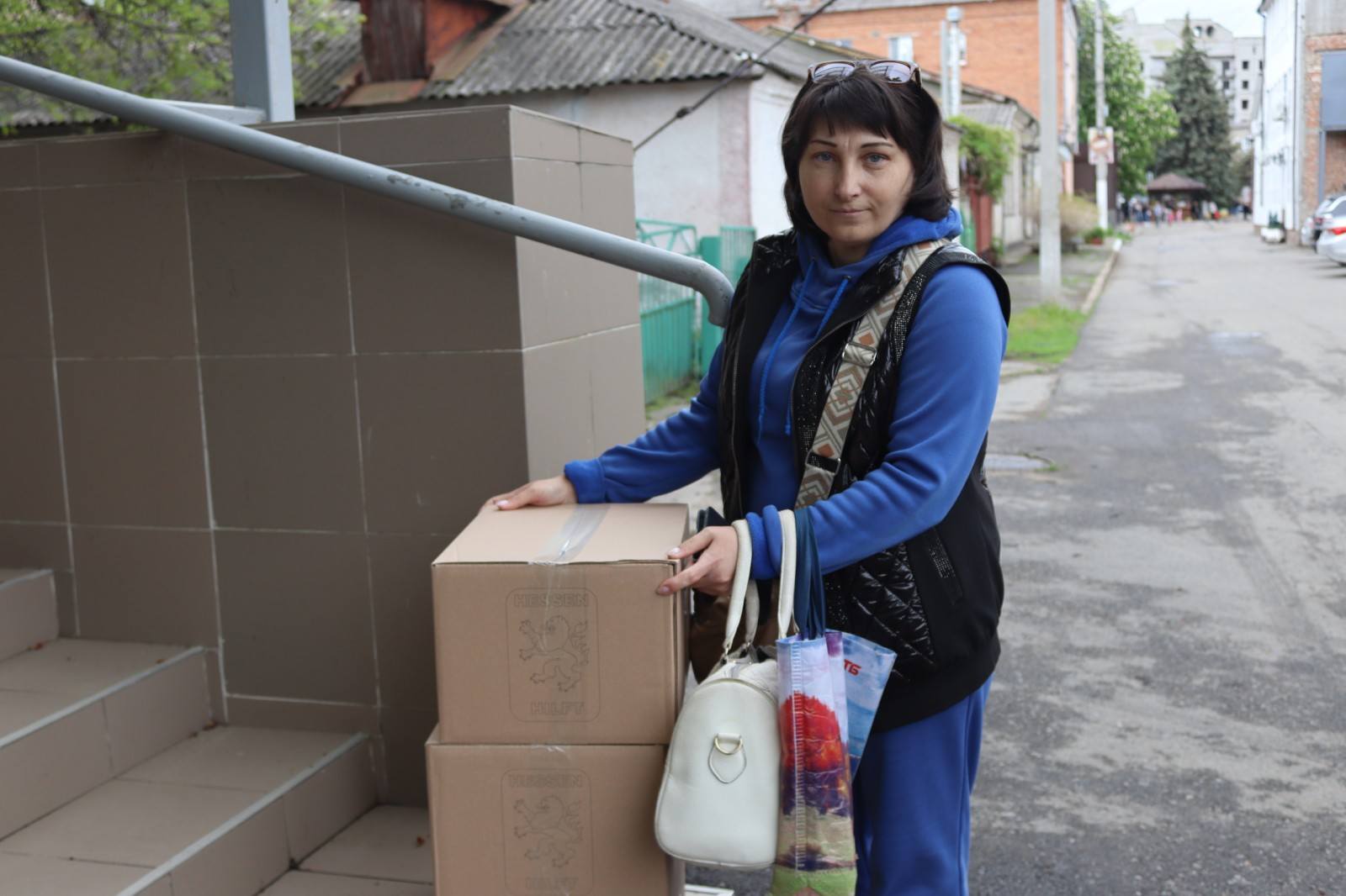 Фото до матеріалу: У Первомайську розпочали видачу продуктів родинам захисників