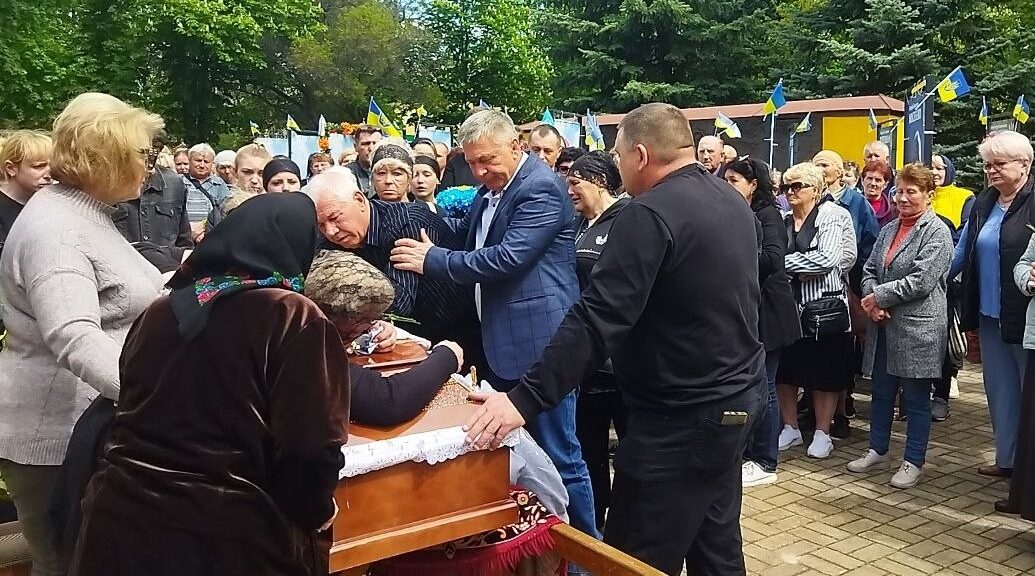 Фото до матеріалу: У Багачевому попрощалися із захисником, який загинув у бою