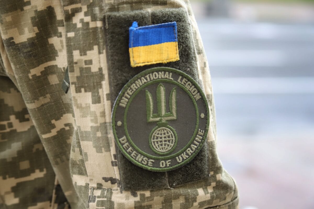 Фото до матеріалу: Спрощення для іноземних добровольців: нові правила отримання посвідки на проживання в Україні