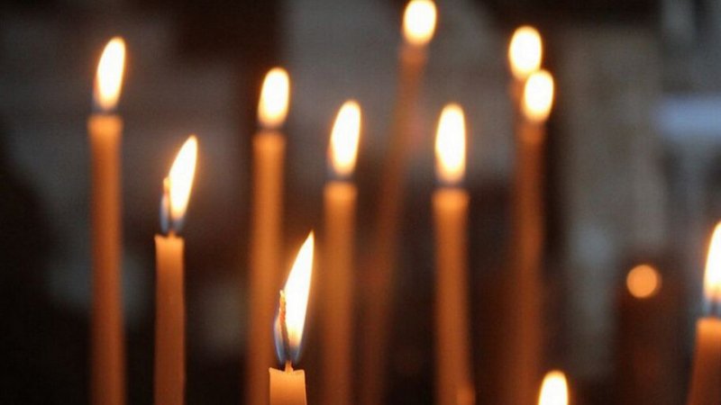 Фото до матеріалу: Благодатний вогонь зійшов у Єрусалимі: Київ очікує святиню