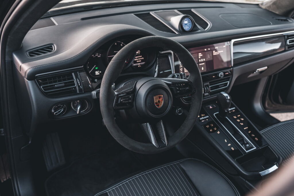 Фото до матеріалу: Porsche накопичує запаси бензинового Macan через попит у США: виробництво завершиться у 2026 році
