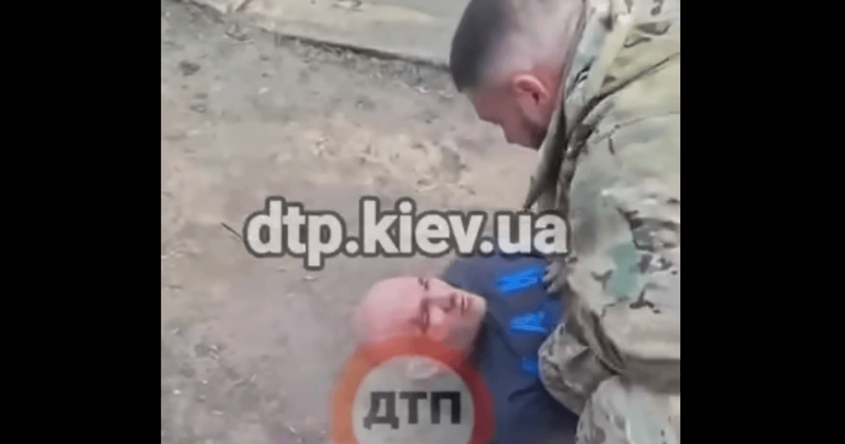 Фото до матеріалу: Командир 155 ОМБр не причетний. Сухопутні війська перевіряють відео з побиттям військового, йому вже надають допомогу