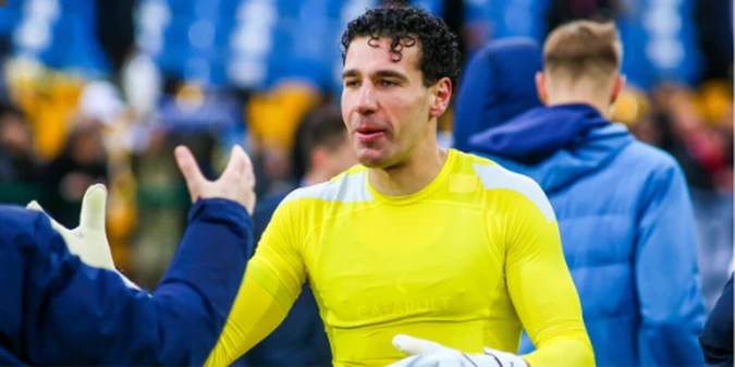 Фото до матеріалу: Циганик захистив Нещерета після розгромної помилки в матчі Динамо проти Кривбасу