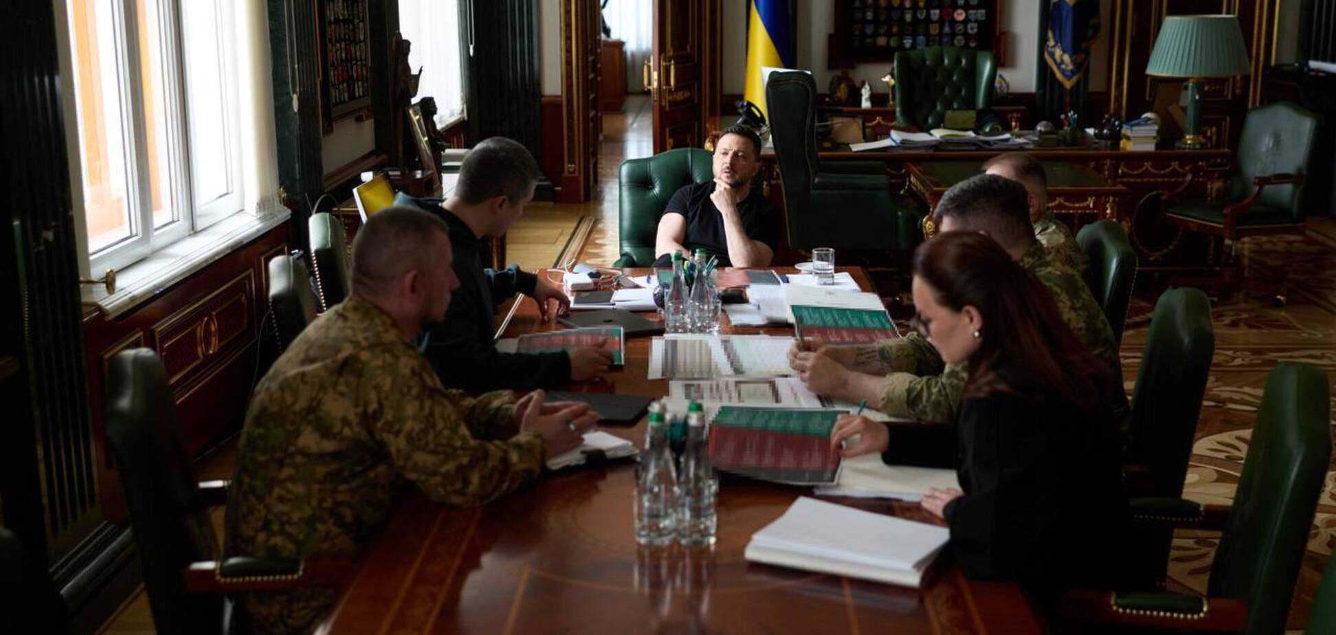 Фото до матеріалу: Зеленський розпочав реформу армії: нові виплати та зміни для військових