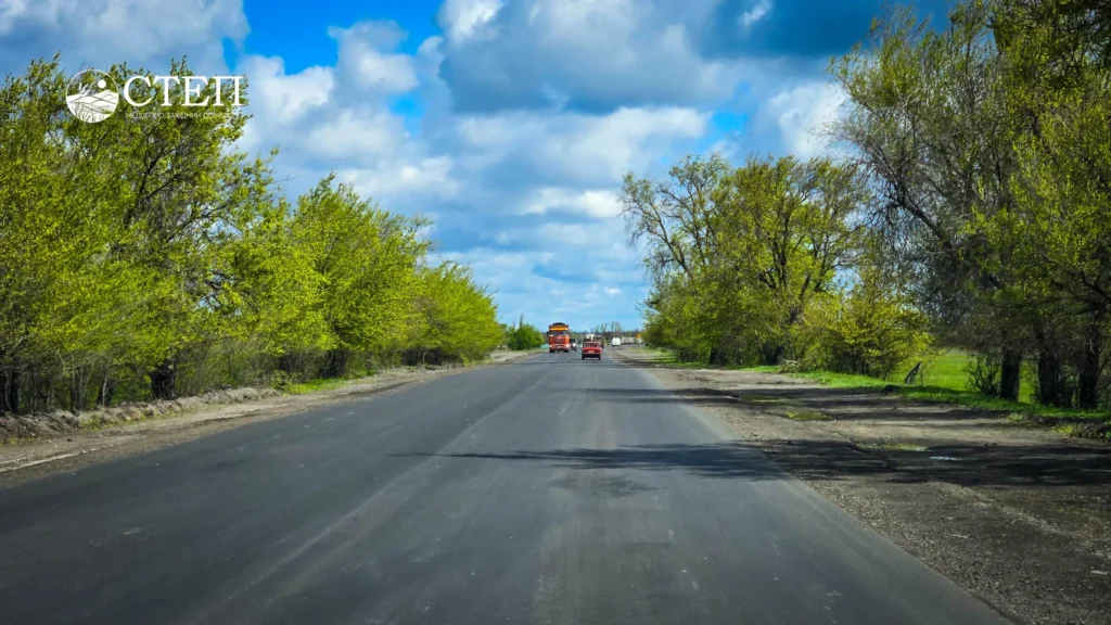 Фото до матеріалу: Ремонт дороги до Вербок: як виглядає відремонтована ділянка на трасі Р-51