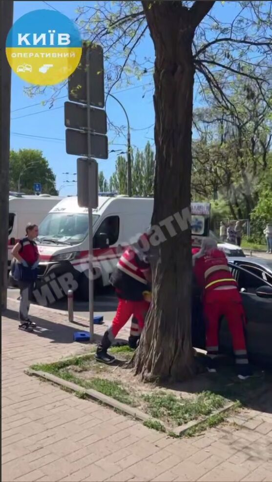 Фото до матеріалу: П'яний водій Maserati влаштував масову ДТП в Києві, тікаючи від поліції: є постраждалий