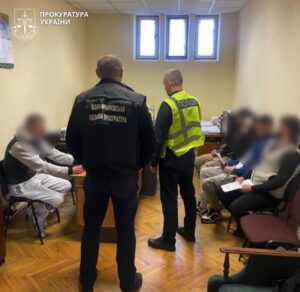 Фото до матеріалу: Захист очей від сонця: чому окуляри потрібні цілий рік, а не лише влітку