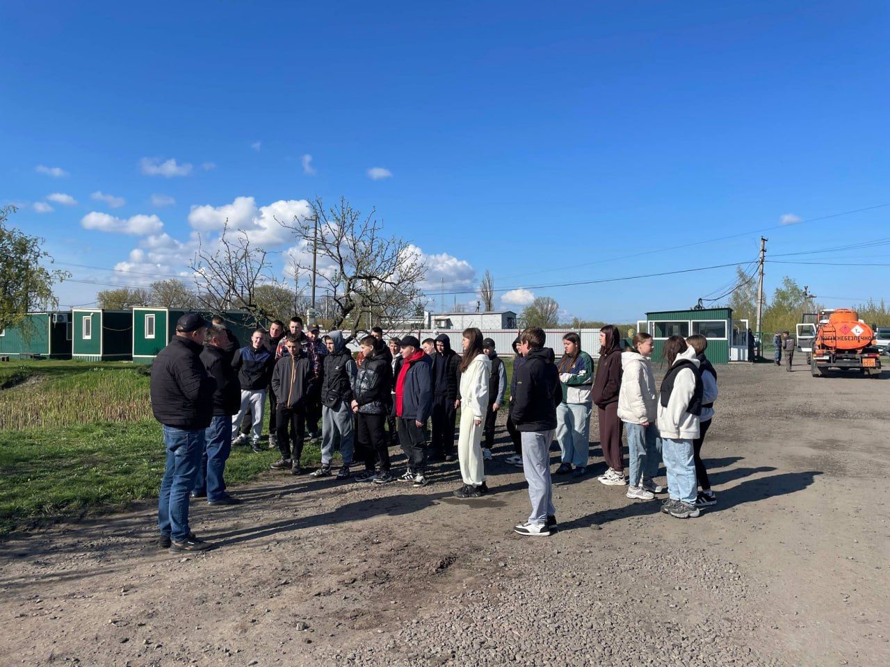 Фото до матеріалу: Демидівські школярі відвідали сучасне агропідприємство Kernel