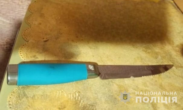 Фото до матеріалу: У Кам'янському затримали чоловіка, який підрізав юнака ножем під час сварки