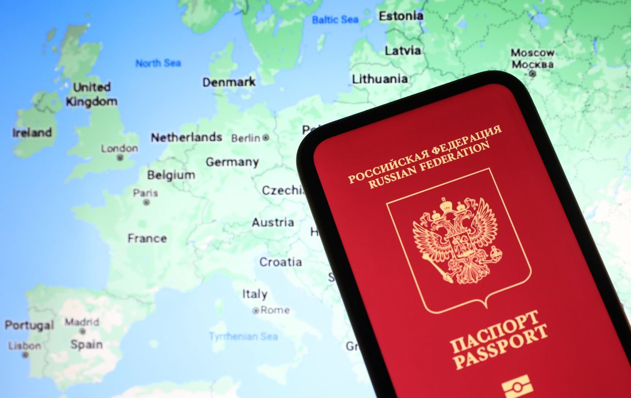 Фото до матеріалу: ЄС у суперечці через зростання віз для росіян: статистика та позиції країн-членів