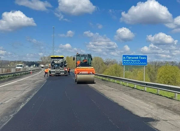 Фото до матеріалу: Що відремонтували на дорогах Черкащини за останній тиждень