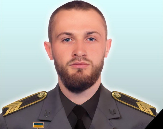 Фото до матеріалу: Стали небесним військом: із трьома захисниками попрощалися на Хмельниччині