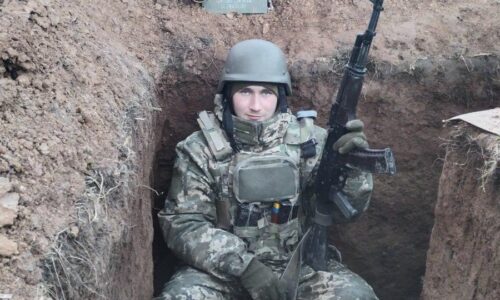 Фото до матеріалу: У Тальному хор «Мальва» зворушив серця жінок живими квітами та ангельським співом