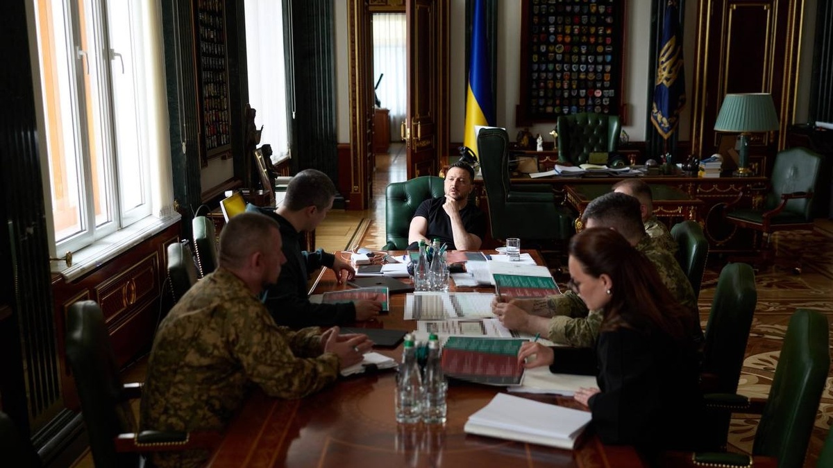 Фото до матеріалу: Зеленський анонсував реформу армії: нові контракти та виплати для військових з Володимира