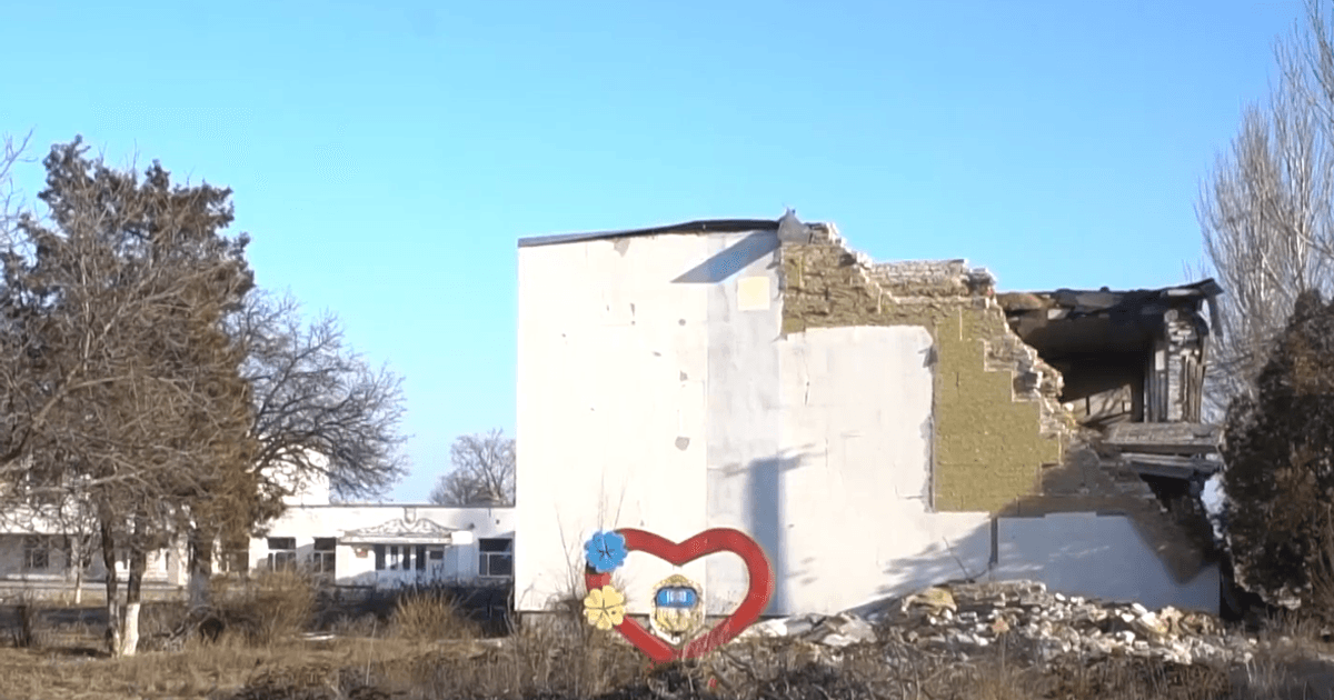 Фото до матеріалу: Тримається понад 1500 днів: як раніше виглядала Мала Токмачка, яку РФ не може захопити (фото)