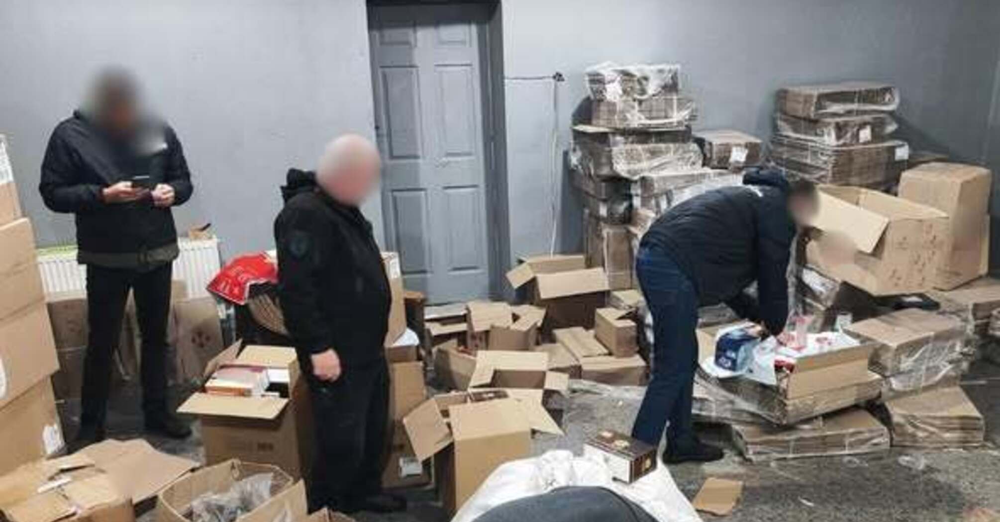 Фото до матеріалу: Підозра закріпили сім учасників тютюнової схеми: від вирощування до продажу без акцизу