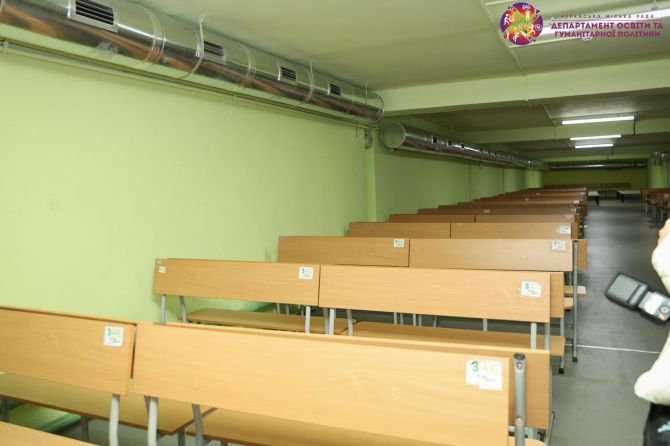 Фото до матеріалу: Канадський Червоний Хрест перевірив готовність укриттів у черкаських школах
