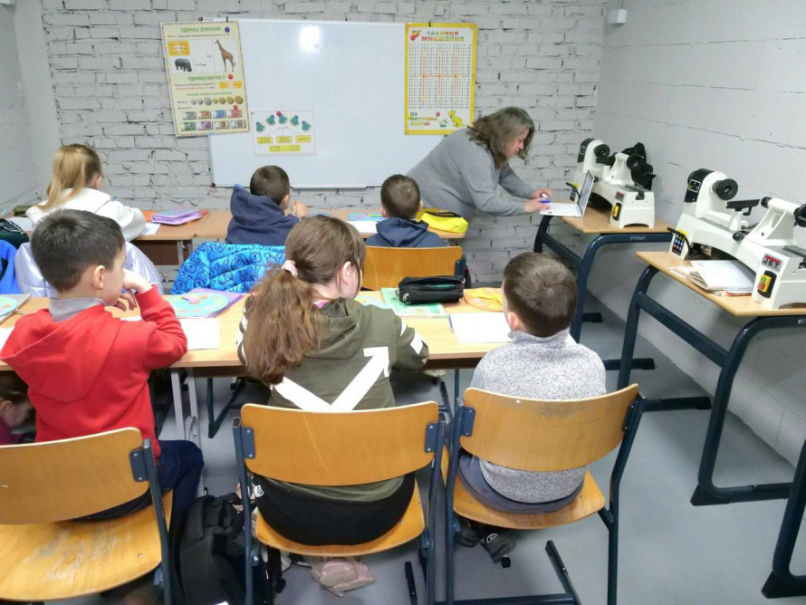 Фото до матеріалу: 450 учнів одночасно: у Кривому Розі модернізували ще одне шкільне укриття