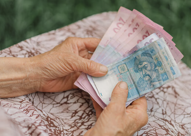 Фото до матеріалу: Як правильно розрахувати пенсію: коли краще не зараховувати періоди роботи