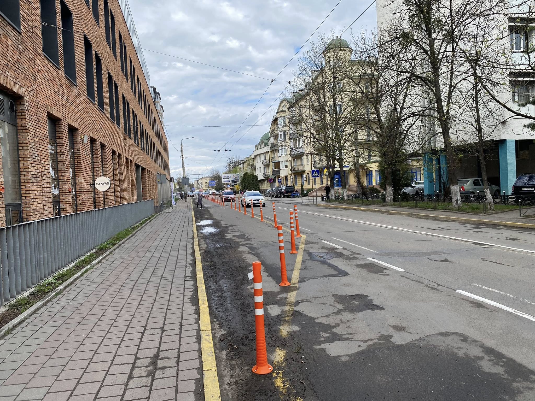 Фото до матеріалу: У Івано-Франківську тестують нову схему руху на вулиці Мельника: що кажуть мешканці