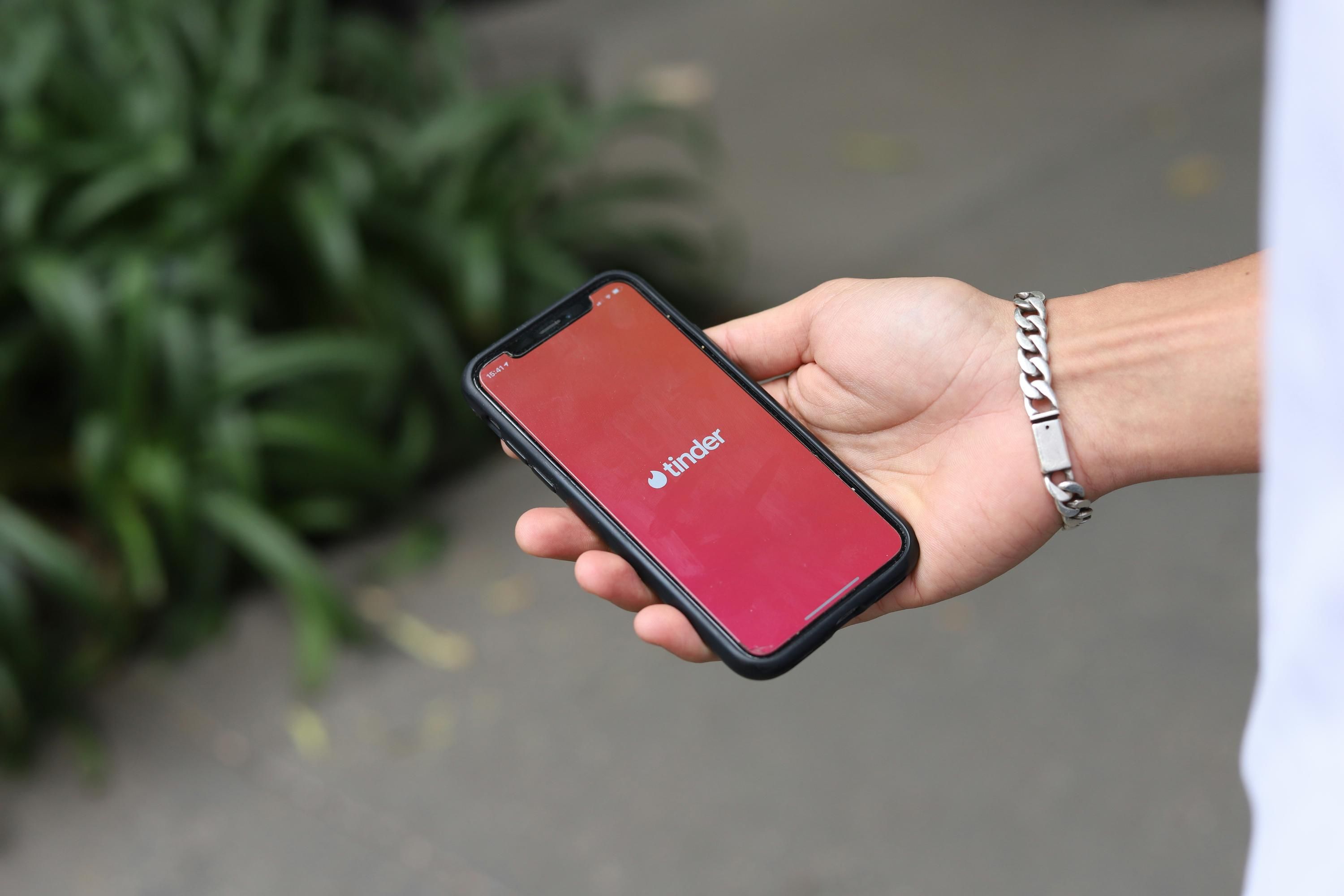 Фото до матеріалу: Tinder запускає біометричну перевірку для боротьби з ботами