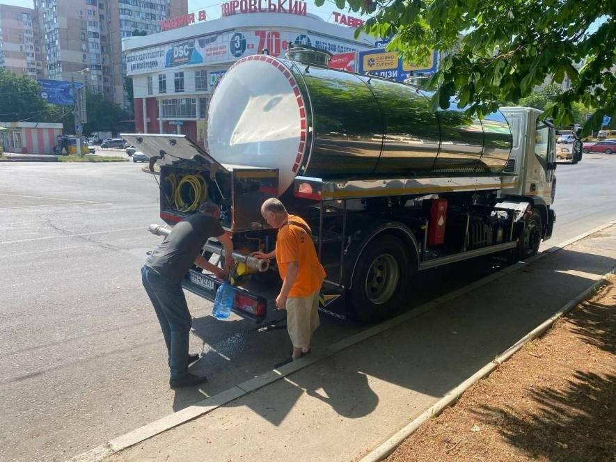 Фото до матеріалу: У трьох районах Одеси завтра відключать воду на добу: розклад підвозу