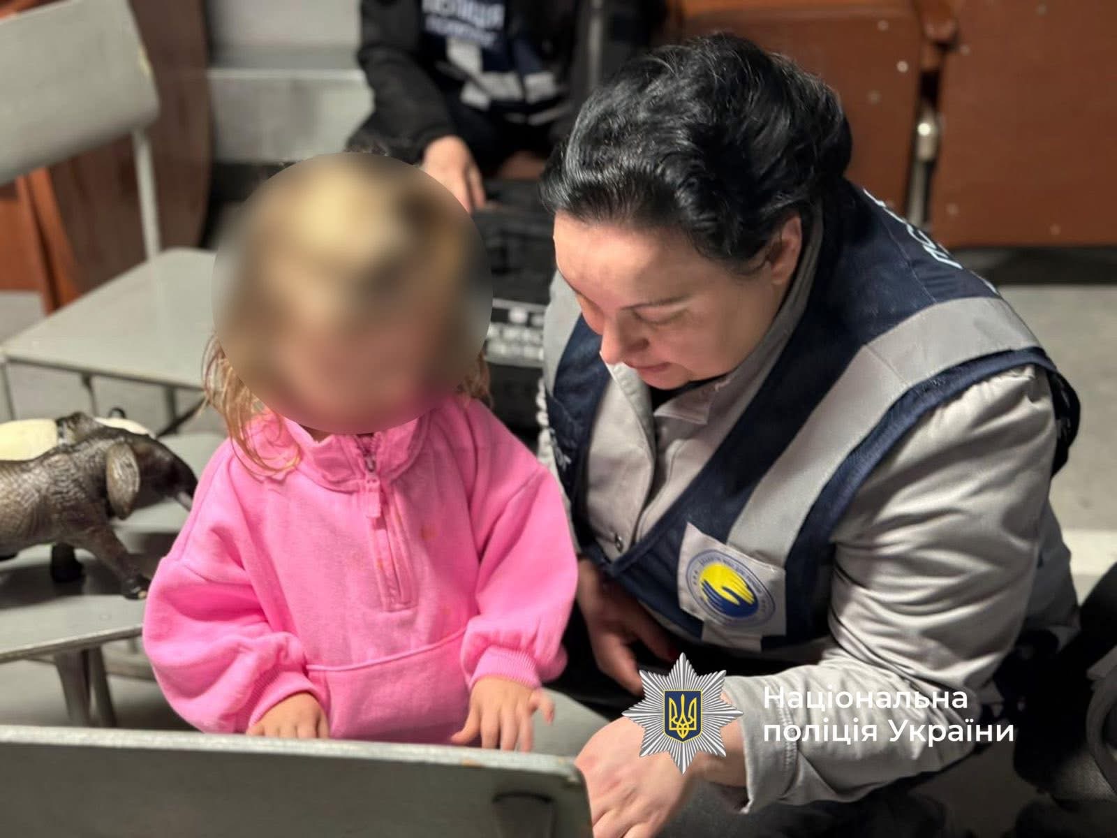 Фото до матеріалу: У Івано-Франківську російські війнаці влучили в житловий будинок: 10 постраждалих