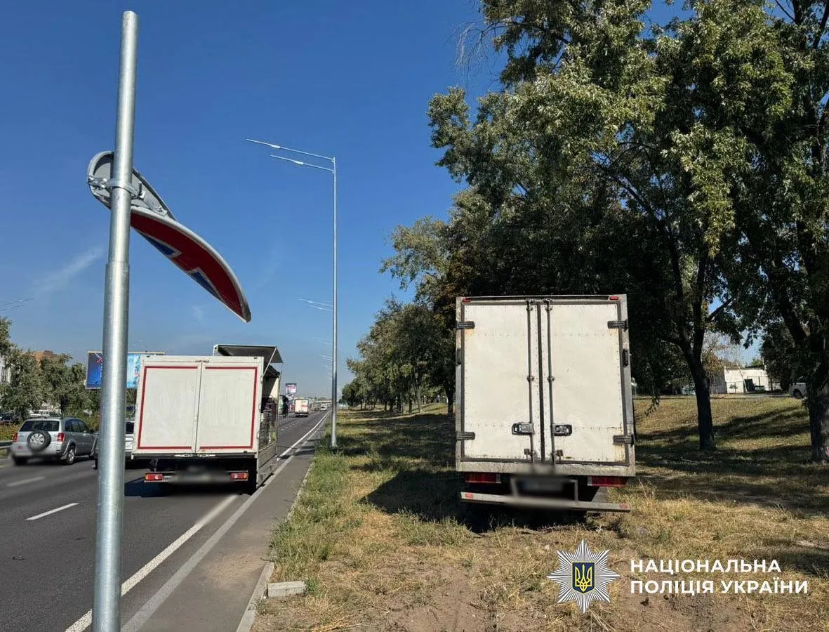 Фото до матеріалу: Суд у Києві засудив водія вантажівки до семи років за смертельне ДТП на Оболоні