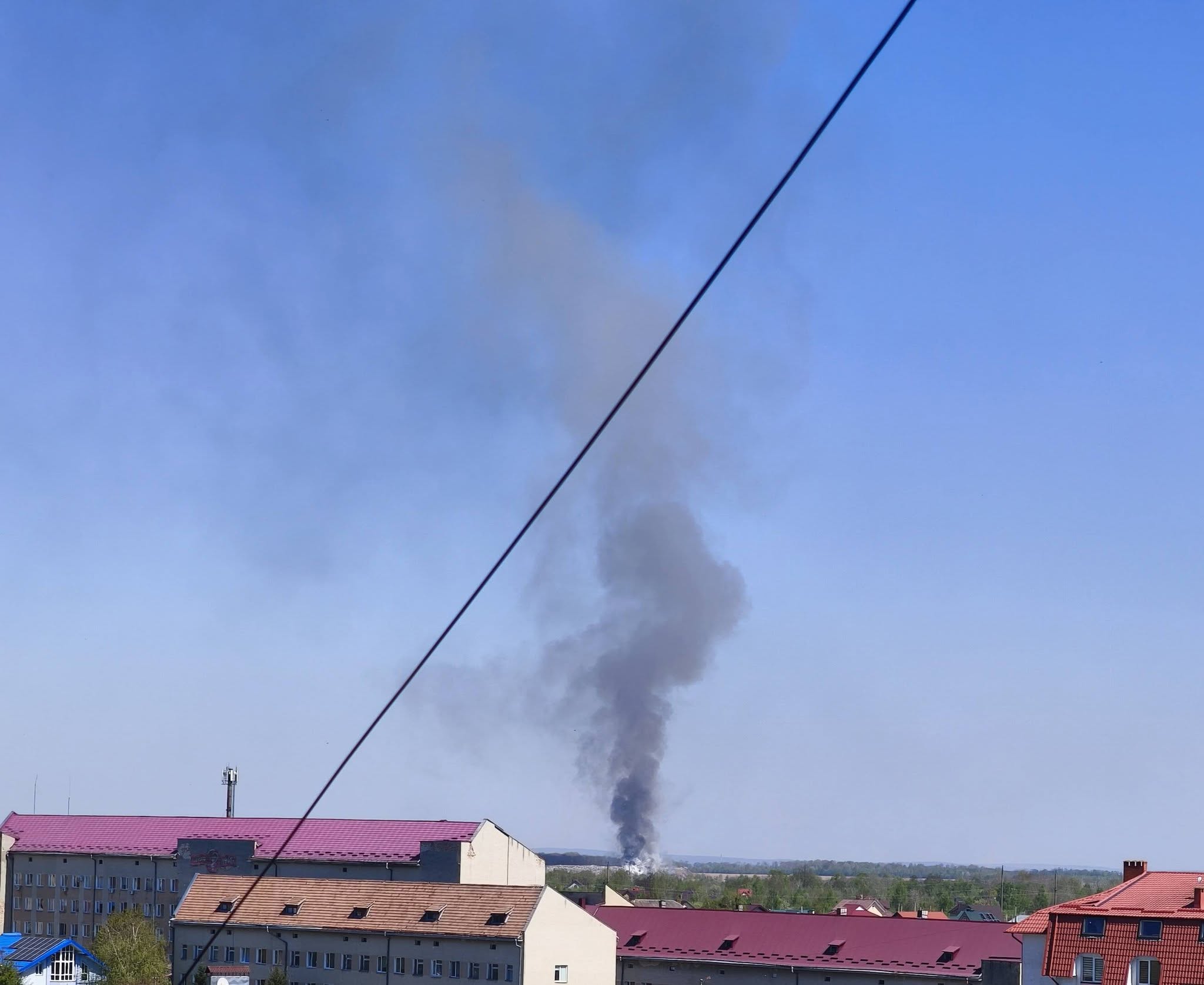 Фото до матеріалу: Пожежа на сміттєзвалищі біля Богородчан: мешканців просять зачинити вікна