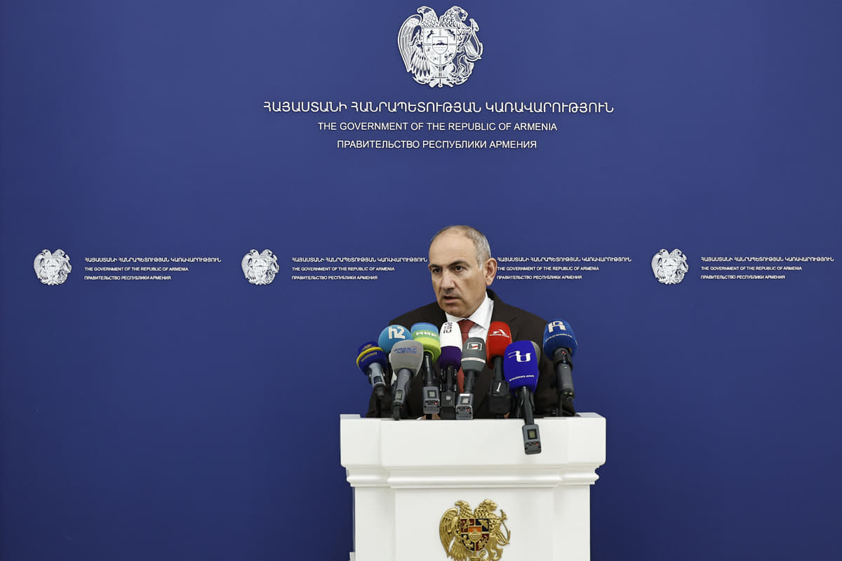 Фото до матеріалу: Пашинян відмовив Путіну: прем'єр Вірменії не приїде на парад 9 травня