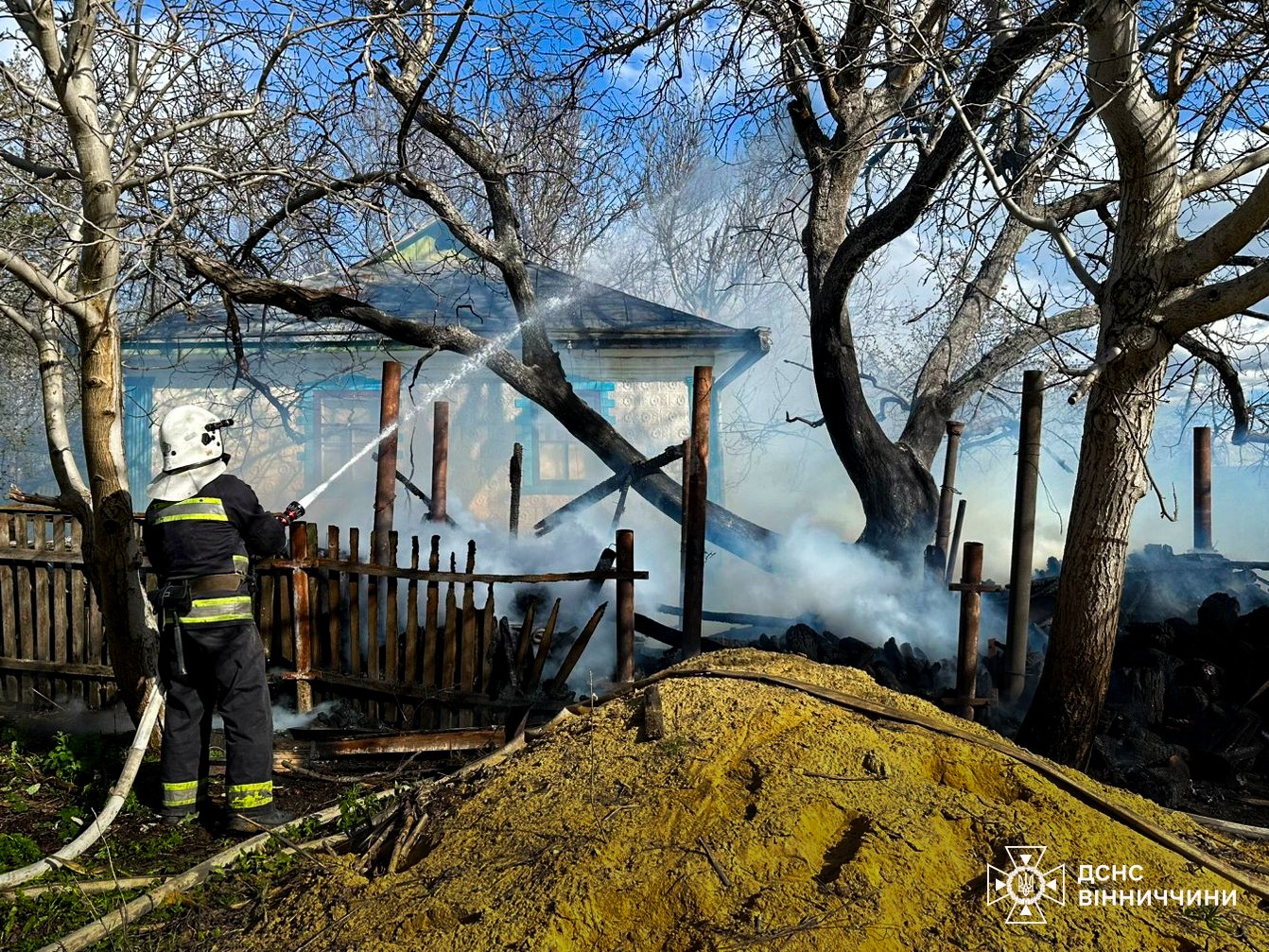 Фото до матеріалу: На Вінниччині за добу сталося 15 пожеж – горіли будинки, СТО та екосистеми