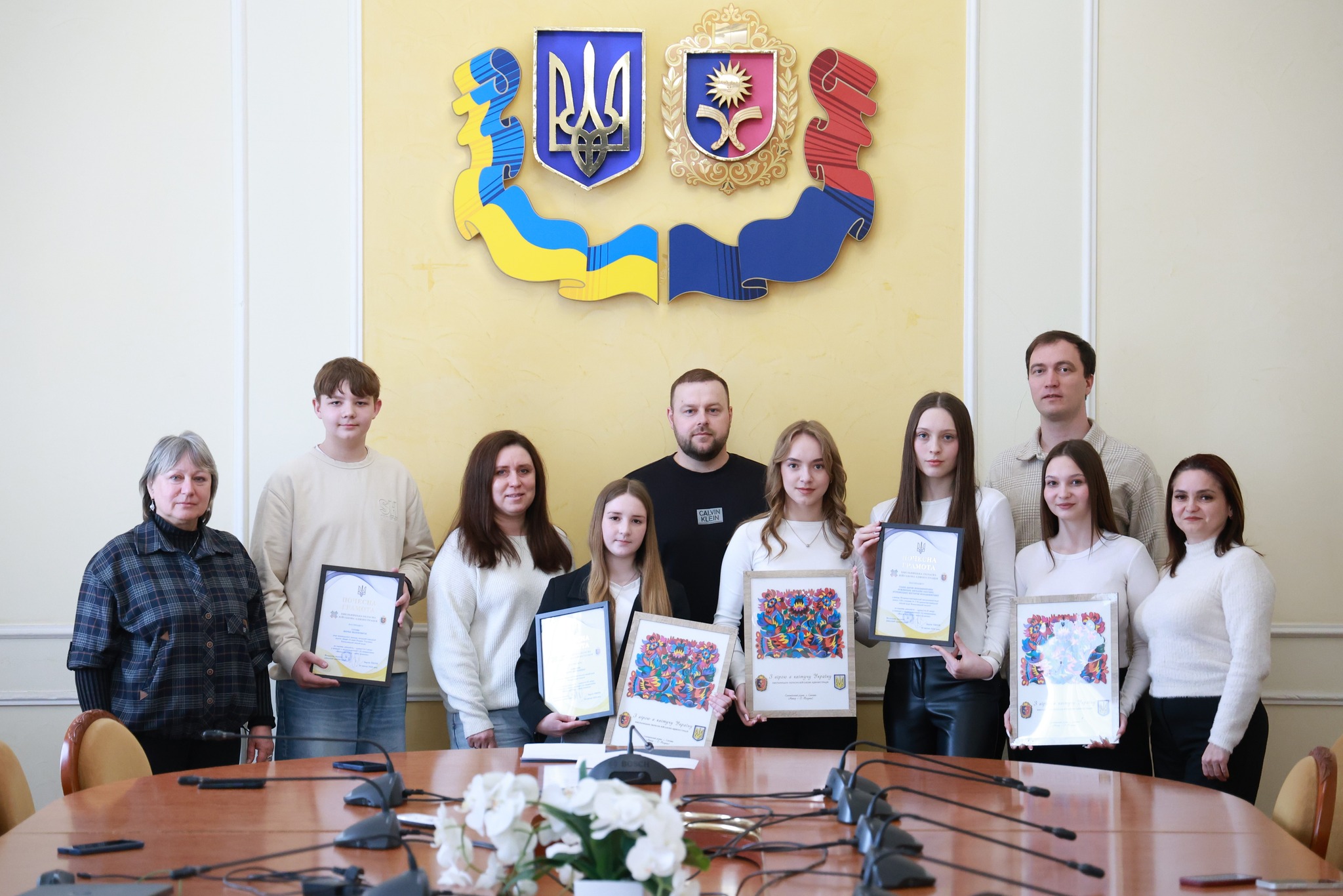 Фото до матеріалу: У Хмельницькій ОВА нагородили переможців конкурсу з медіаграмотності та кібербезпеки - Незалежний громадський портал