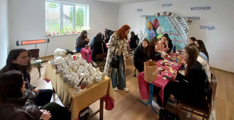 Фото до матеріалу: Студенти ЛНУ отримали натхнення від Софії Караффи-Корбут у куткорському музеї
